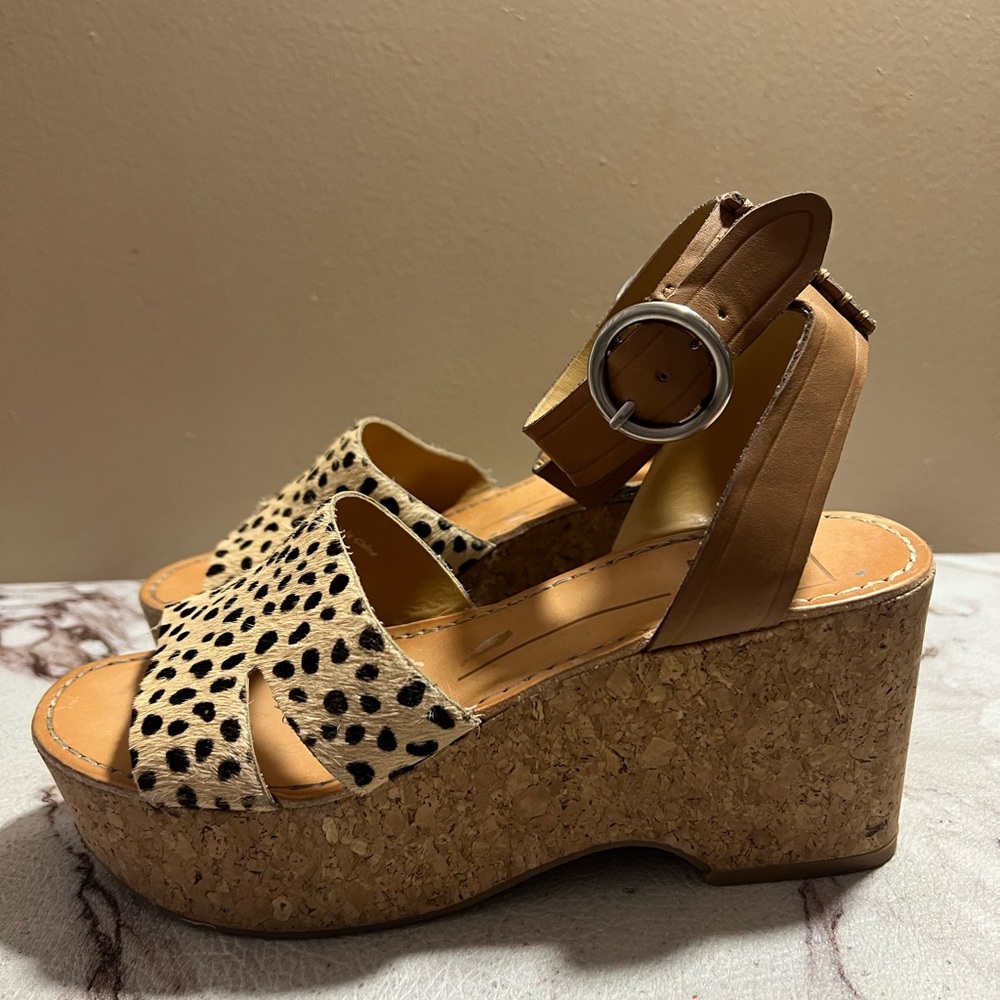 Dolce Vita Tan and Black Platform Sandals